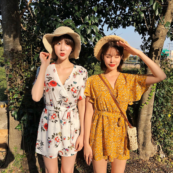 Hè này đúng là phải mặc váy quấn, vì chọn kiểu gì thì nhìn cũng xinh xắn và dễ thương Hè này đúng là phải mặc váy quấn, vì chọn kiểu gì thì nhìn cũng xinh xắn và dễ thương
